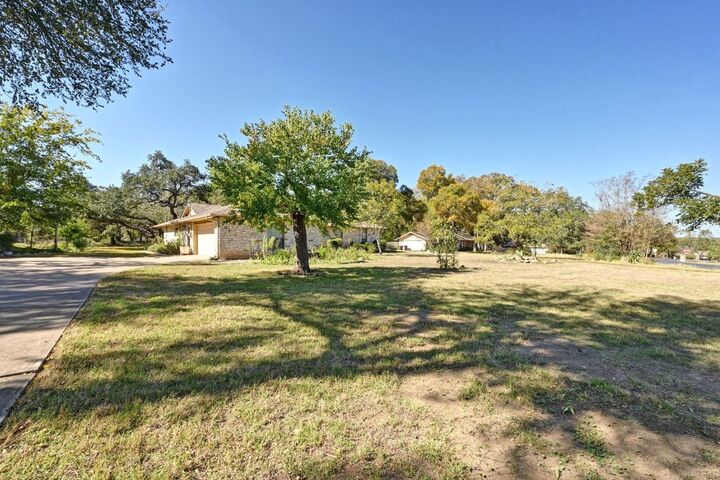 Property Photo: 207 Leisurewoods Drive TX 78610