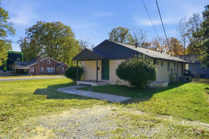 Property Photo: 1320 Anderson Street NC 28205
