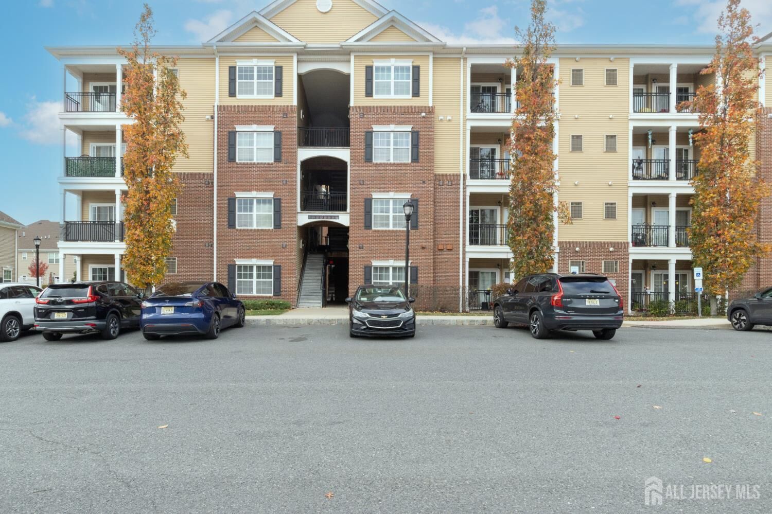 Property Photo:  541 E Celebration Way  NJ 07080 