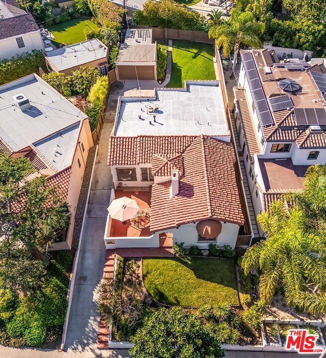 Property Photo:  1511 Pandora Ave  CA 90024 