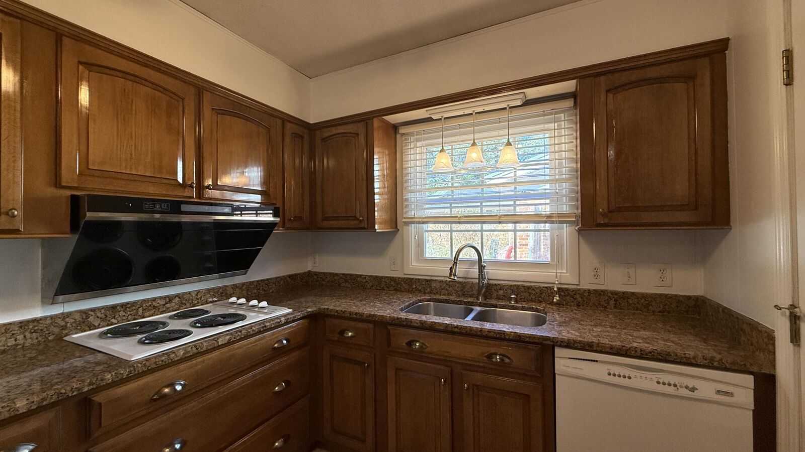 Property Photo: 1008 S Palm Boulevard FL 32578