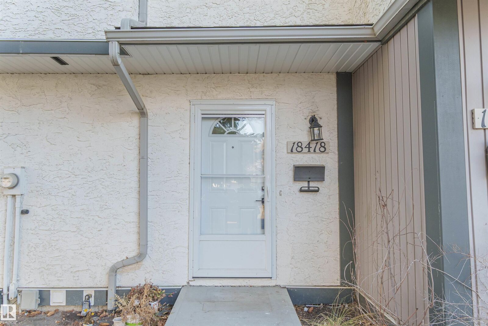 Property Photo:  18418 62B Avenue NW  AB T5T 2N7 
