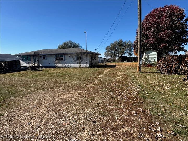 Property Photo: 206 N Old Wire Road AR 72745
