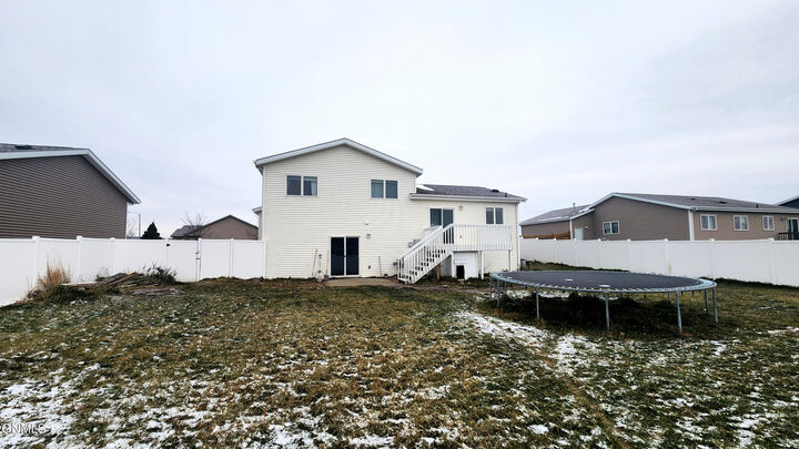 Property Photo: 4907 Hitchcock Drive ND 58503