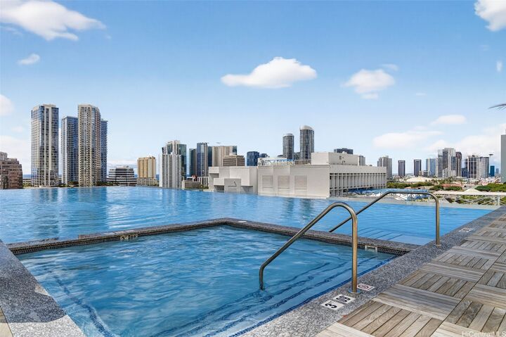 Property Photo: 1515 Liona Street 4316 HI 96814