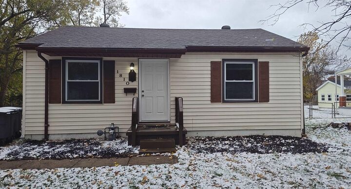 1810 Cass Avenue  Evansville IN 47714 photo