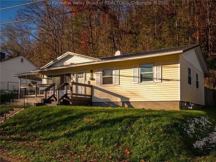 Property Photo: 225 Sun Valley Drive WV 25177