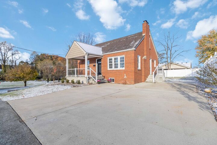 Property Photo:  321 W 6th Street  KY 40741 