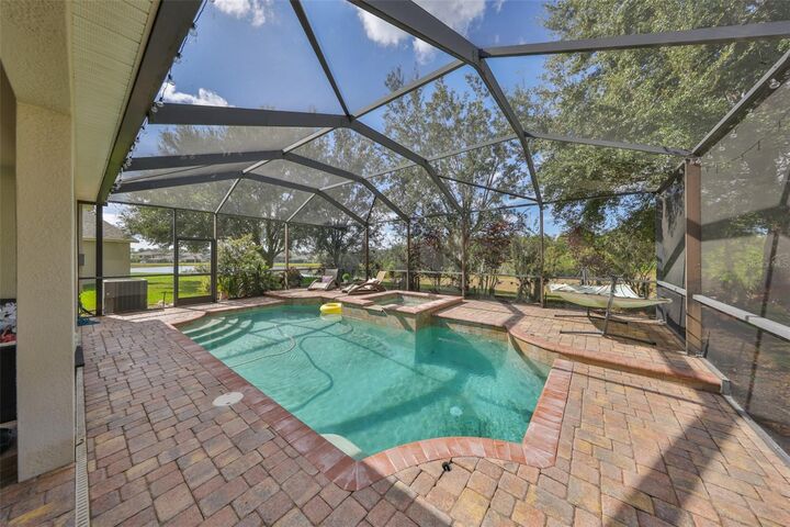Property Photo:  13914 Chalk Hill Place  FL 33579 