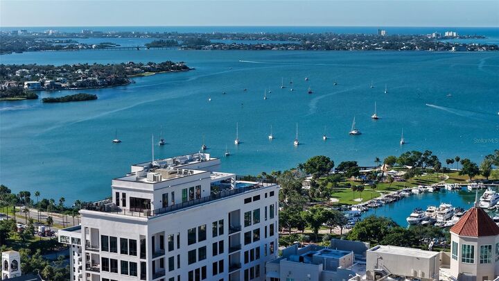 Property Photo: 33 S Palm Avenue 803 FL 34236