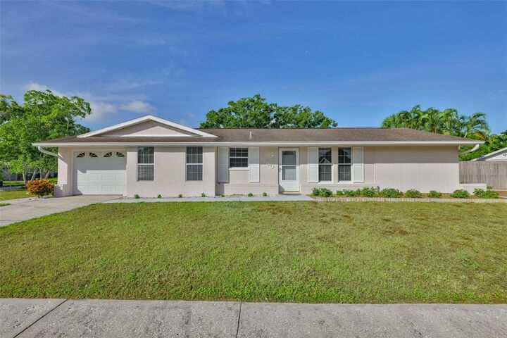Property Photo:  6580 Channelside Terrace N  FL 33781 