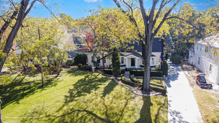 Property Photo: 11333 Hiawatha Lane IL 60525