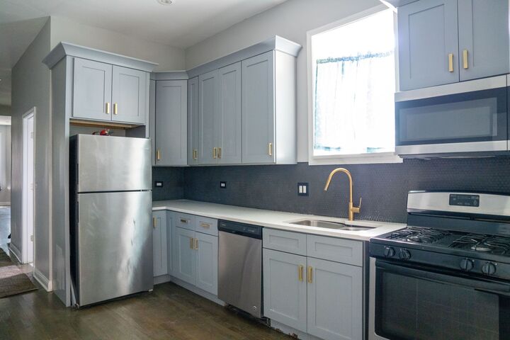 Property Photo:  5906 S Calumet Avenue  IL 60637 