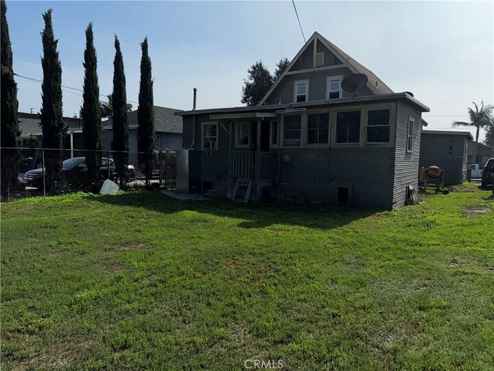 Property Photo: 1419 E 61st Street E CA 90001