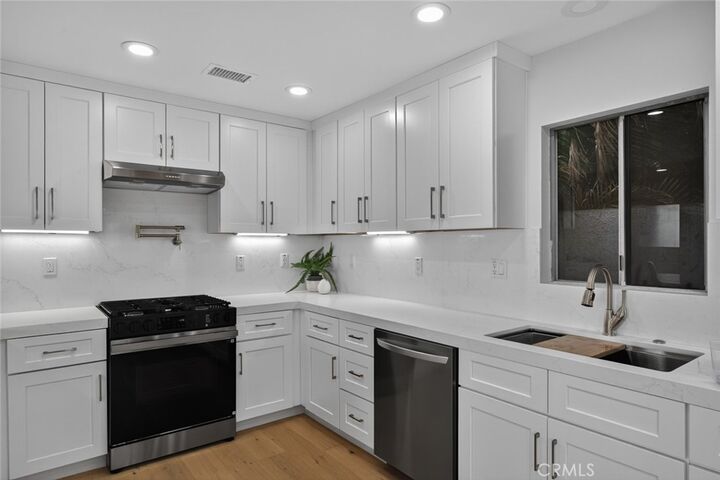 Property Photo:  233 Santa Ana  CA 92663 