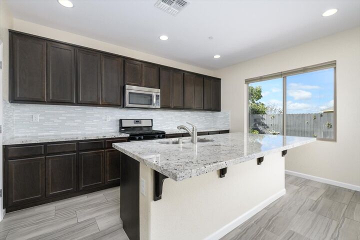 Property Photo: 3517 Rosecrest Circle CA 95762