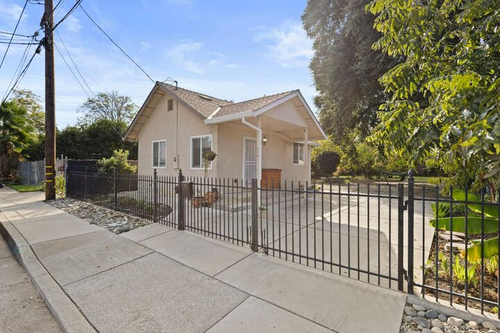 Property Photo: 608 Yolo Street CA 95605