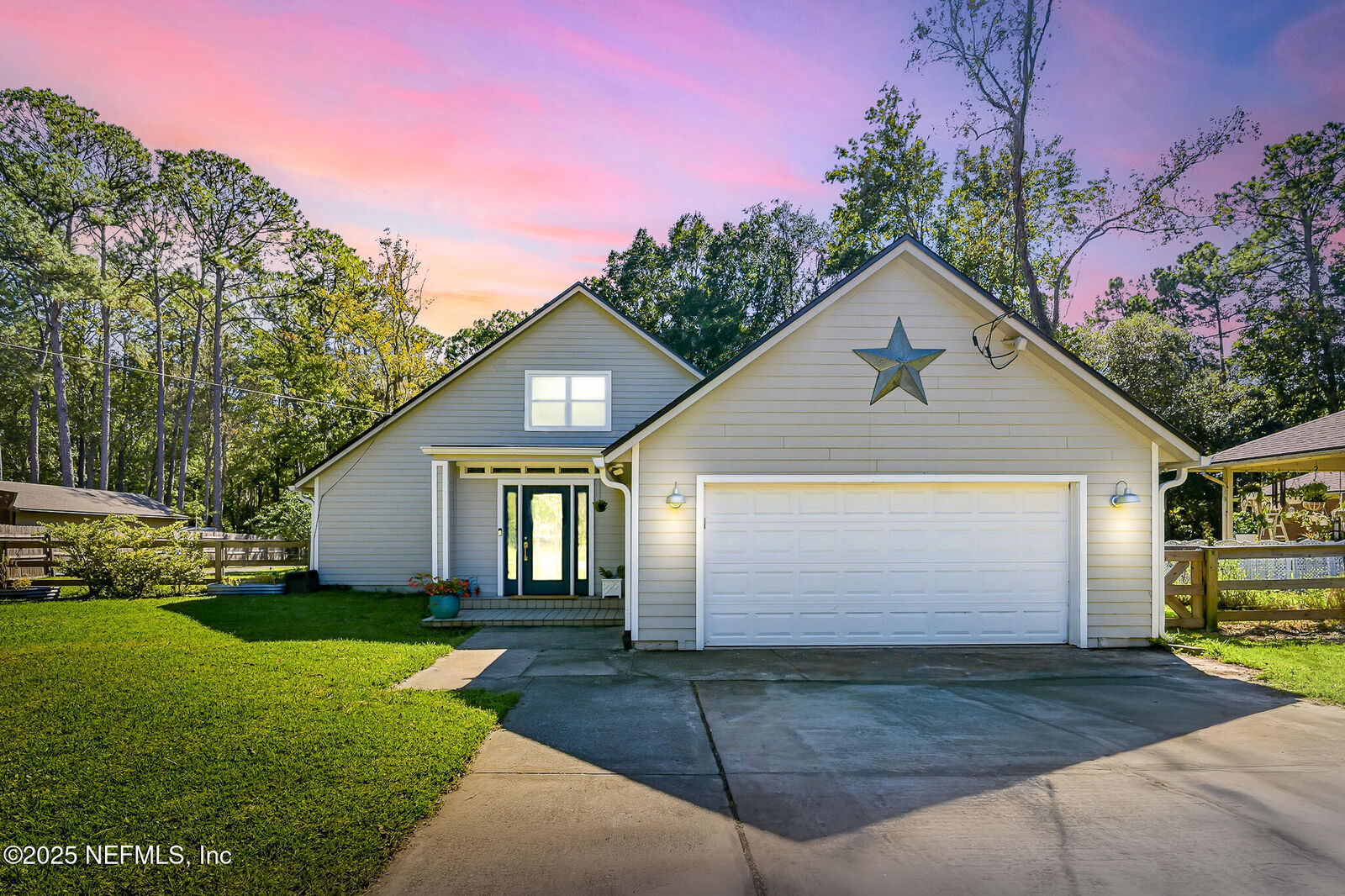 Property Photo:  2850 Mandarin Meadows Drive S  FL 32223 