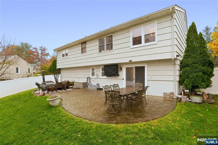 Property Photo:  286 Spruce Avenue  NJ 07630 