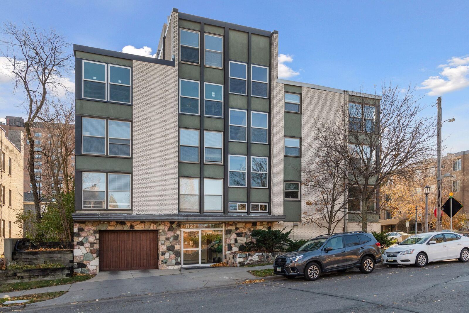 Property Photo:  821 Douglas Avenue 304  MN 55403 