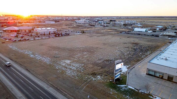 Property Photo: 11810 99 Avenue AB T8W 0C7