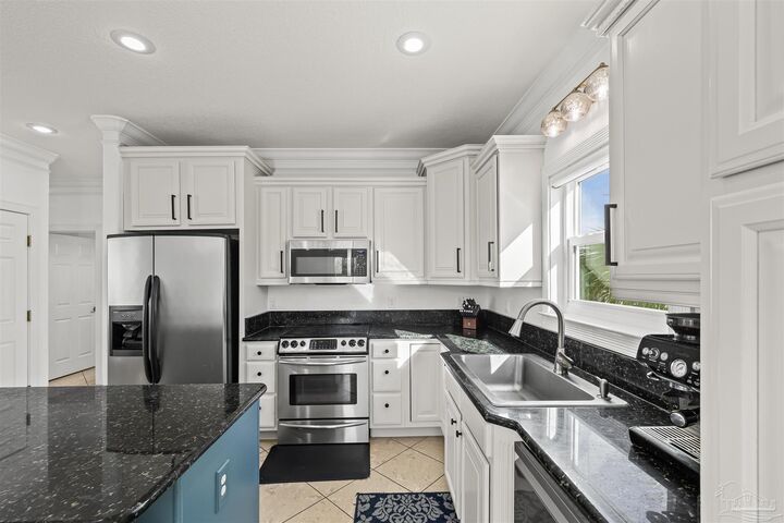 Property Photo:  22 Seashore Dr  FL 32561 