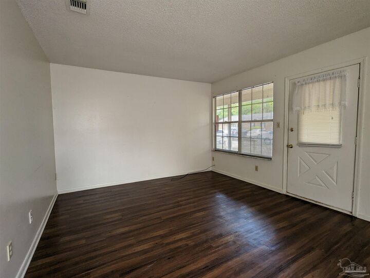 Property Photo: 6288 Hamilton Bridge Rd 301 FL 32570