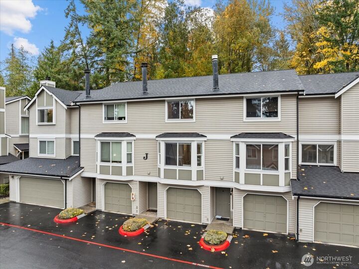 Property Photo: 16101 Bothell Everett Highway J3 WA 98012