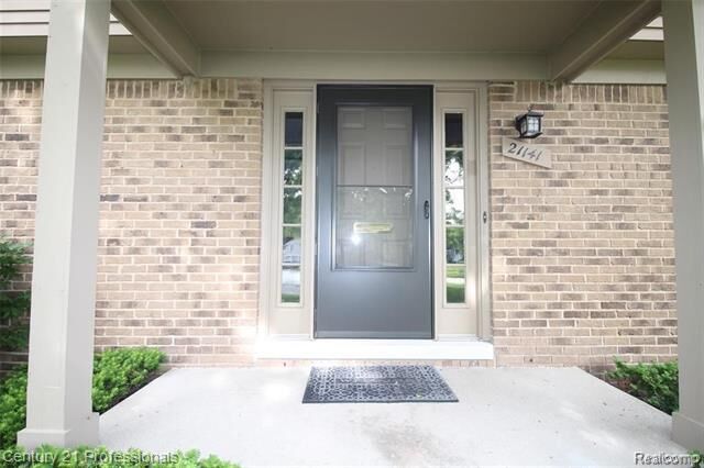 Property Photo: 21141 E Glen Haven Circle 34 MI 48167