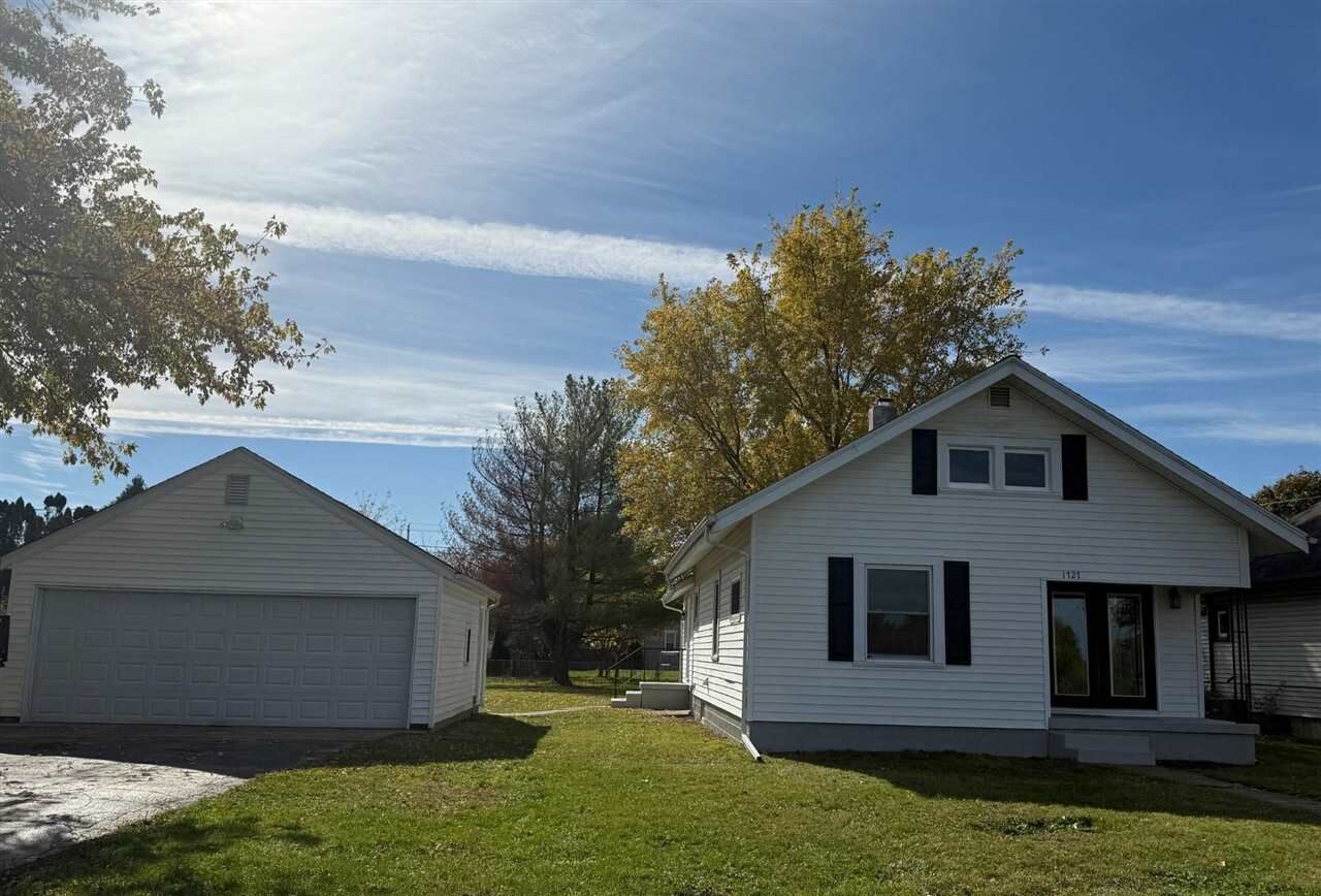 Property Photo: 1727 Hilldell Avenue IN 47374