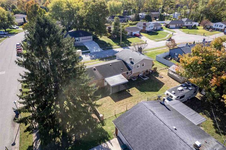 Property Photo:  1610 Parkdale Drive  IN 47374 