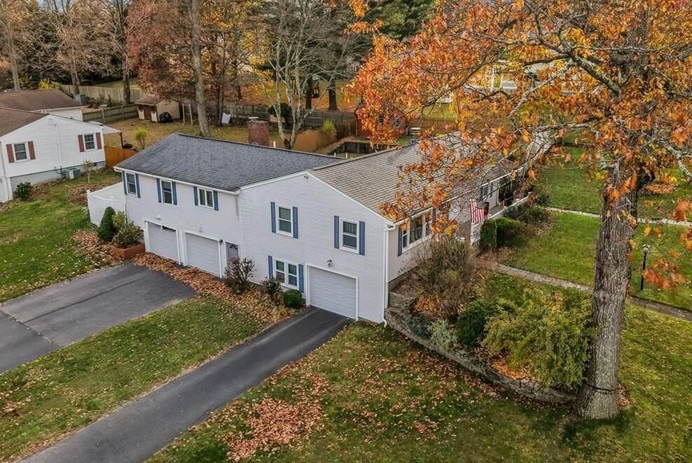 Property Photo:  2 Fairview Drive  RI 02828 