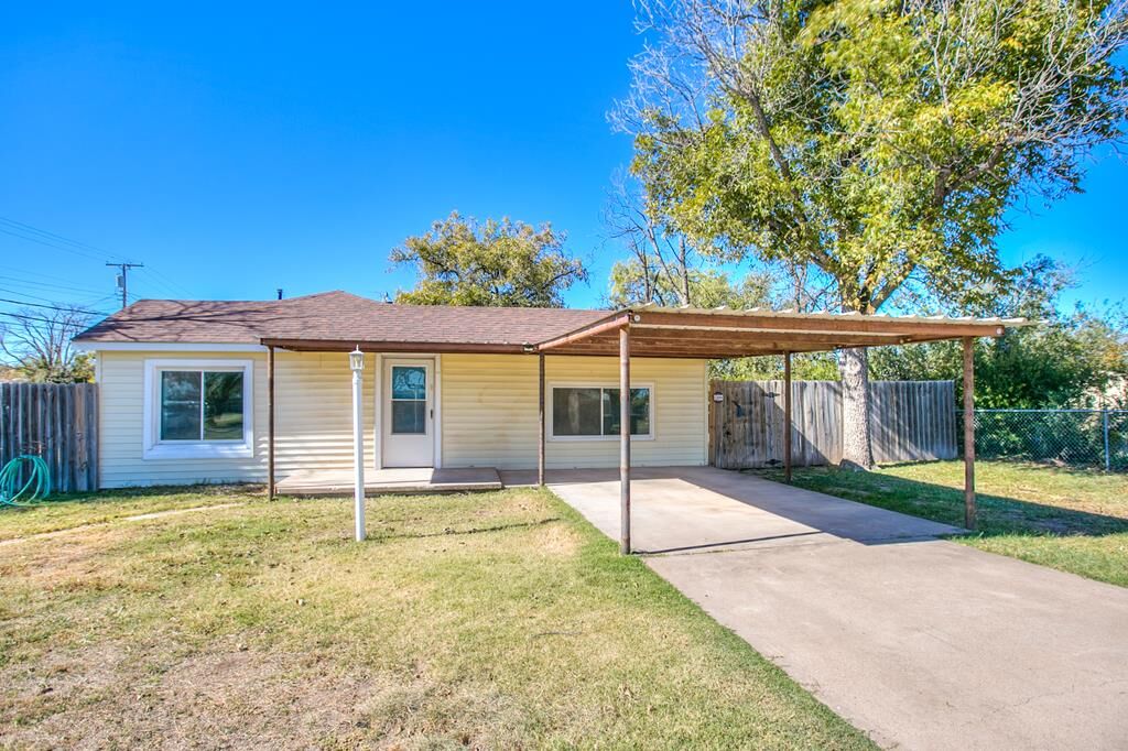 Property Photo:  421 N Archer St  TX 76903 
