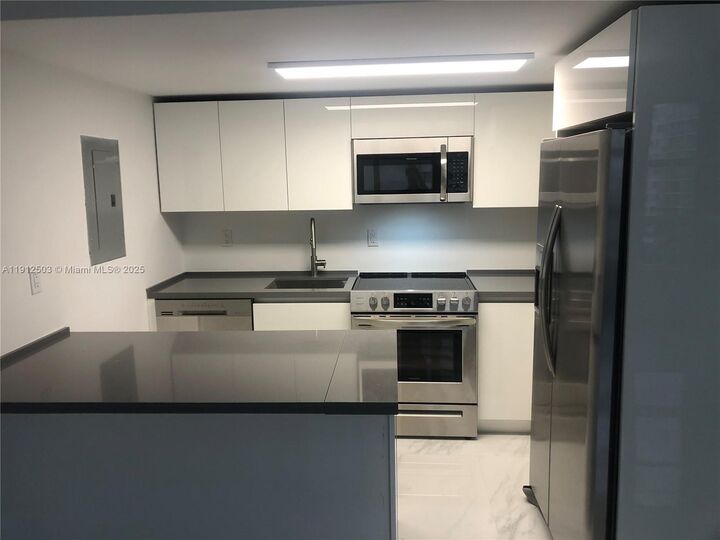 Property Photo:  1440 Brickell Bay Dr 709  FL 33131 