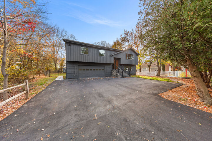 Property Photo:  115 Mayfair Road  CT 06824 