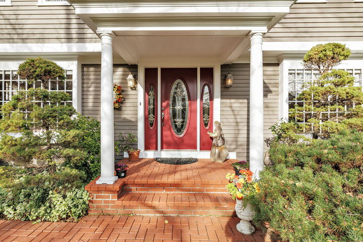 Property Photo:  160 Old Coach Lane  CT 06614 