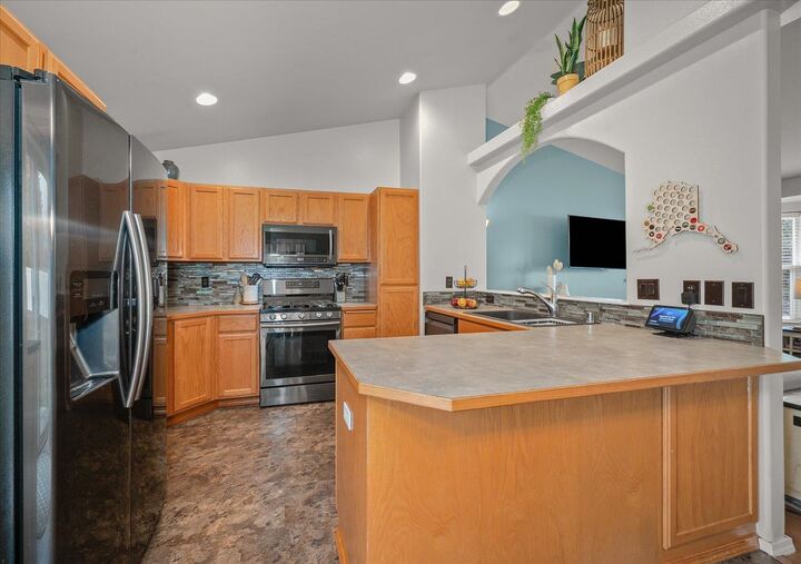 Property Photo:  1714 N Arc Rd  WA 99016 