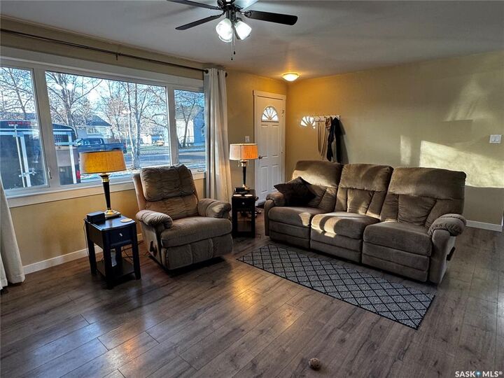 Photo de la propriété:  220 6th Street  SK S0K 2A0 