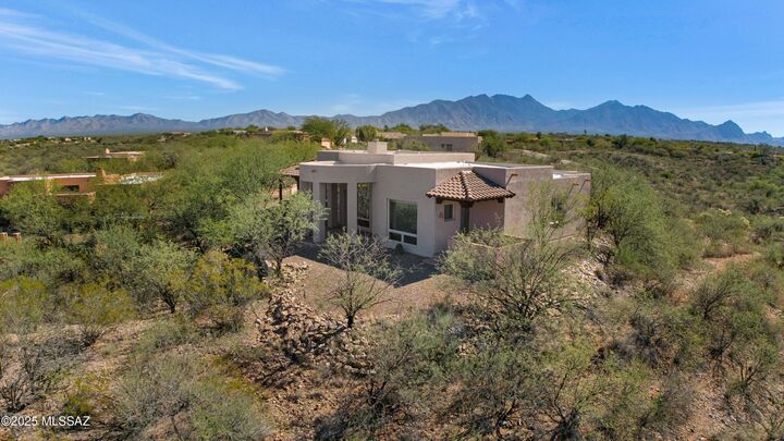 Property Photo:  1120 S Kent Spring Place  AZ 85614 