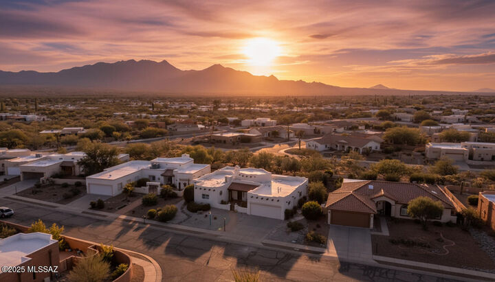 981 W Camino Delicias  Green Valley AZ 85614 photo