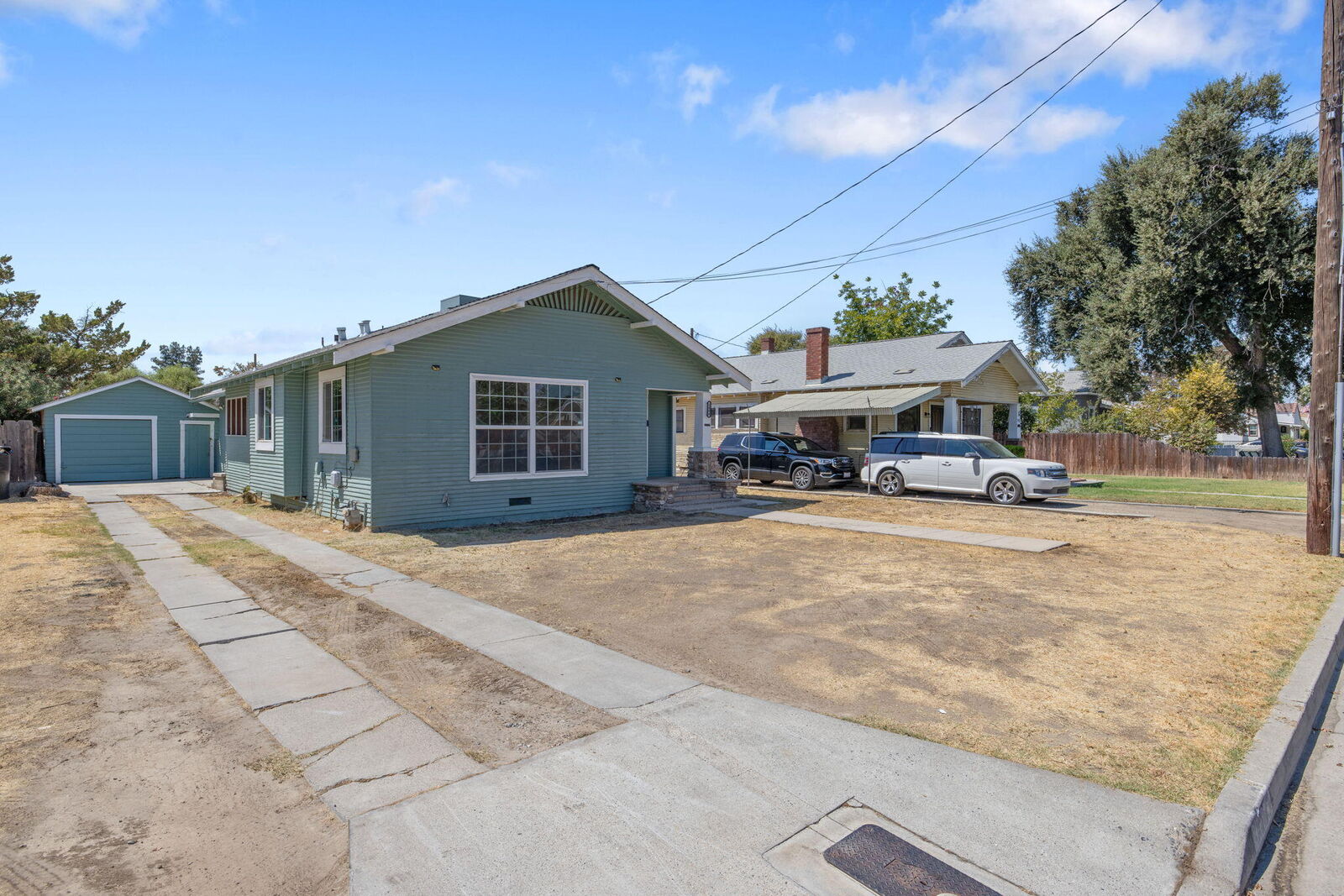 Property Photo:  1404 Kaweah Street  CA 93230 