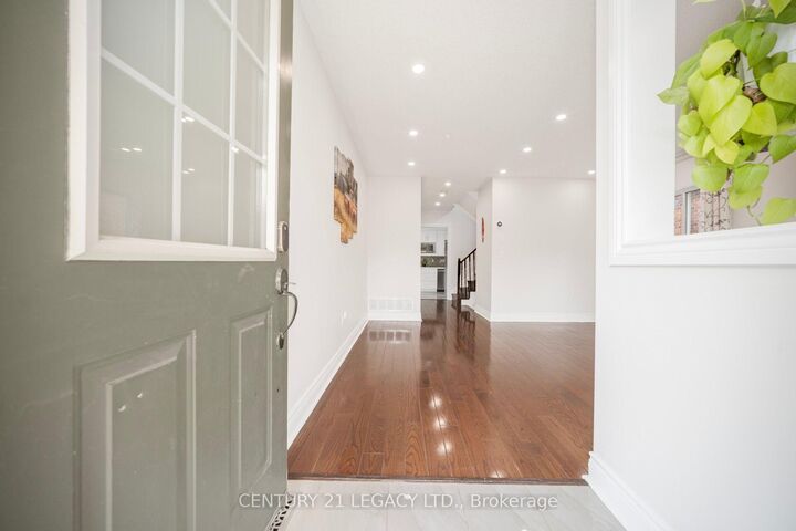 Property Photo:  28 Sunnybrook Crescent  ON L7A 1Y2 