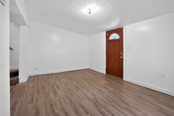 Property Photo: 417 Alexander St PA 15136