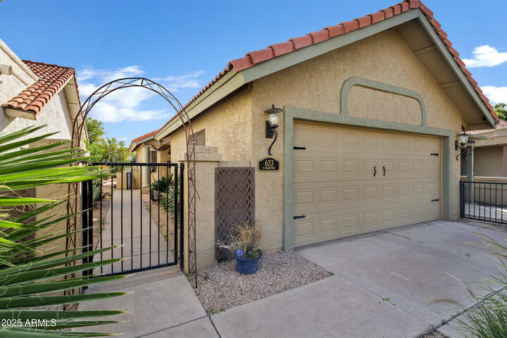 Property Photo:  633 S Danyell Drive  AZ 85225 