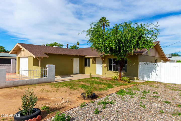 Property Photo:  4310 W Rose Lane  AZ 85301 