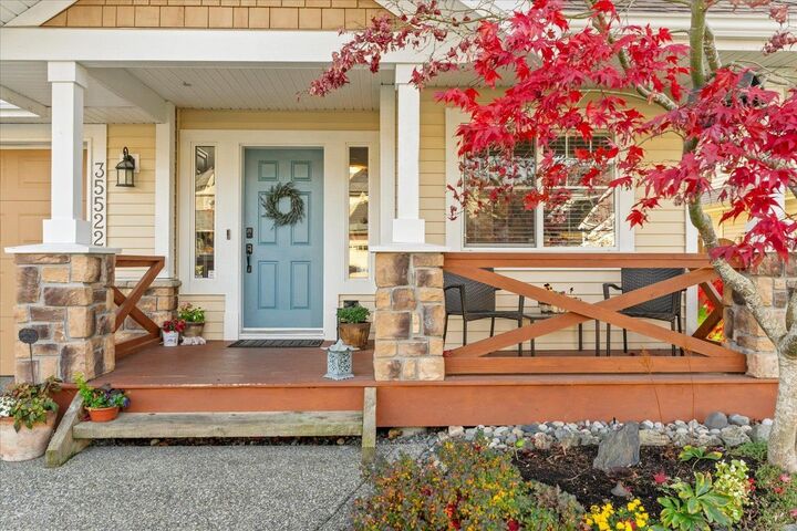 Photo de la propriété: 35522 Angus Crescent BC V3G 0A2