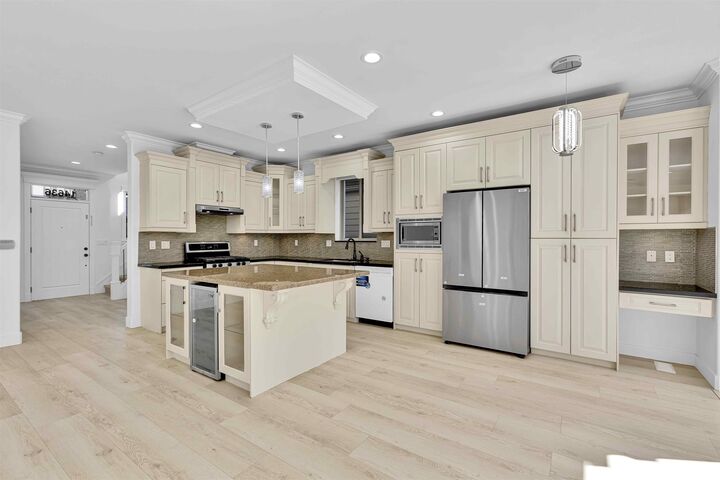 Property Photo:  14636 36A Avenue  BC V4P 0E3 