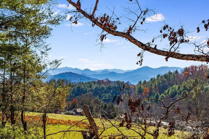 Property Photo: 92 Parkway View Road NC 28754