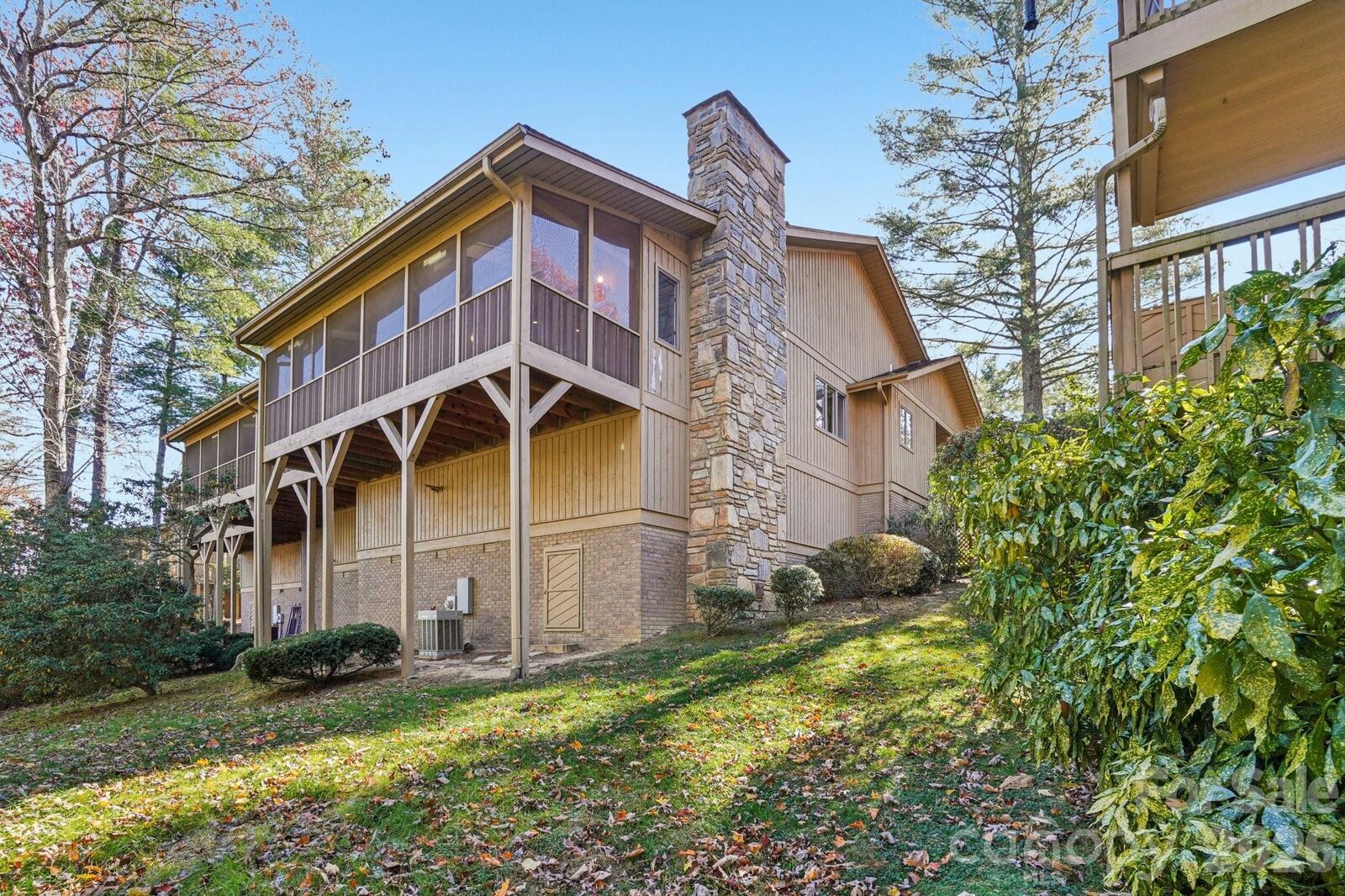 Property Photo: 305 N Scarlet Oak Lane NC 28791
