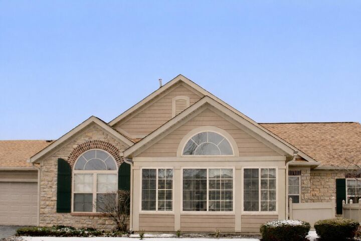 Property Photo:  842 Lambton W Circle  OH 43130 